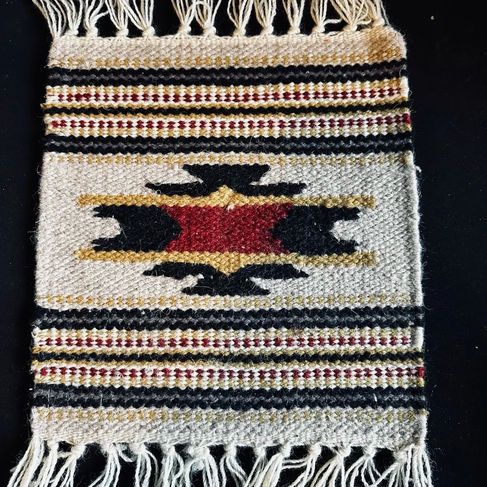 Handwoven Southwestern Tribal Style Mat with Fringe Made in India - Picture 3 of 5